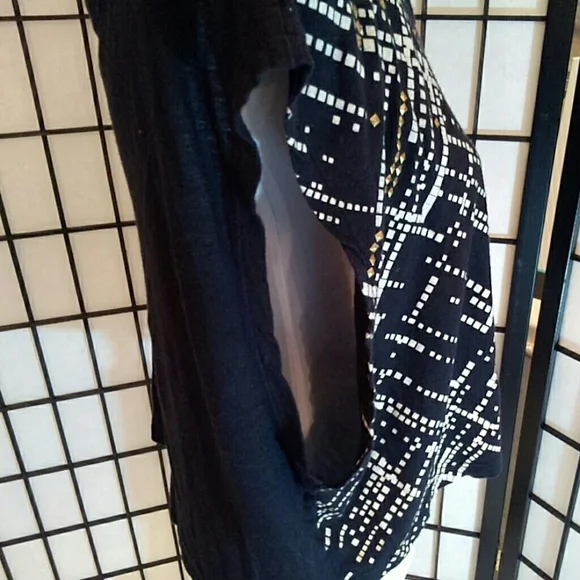 Rock & Republic black and white poncho style top - Picture 3 of 6